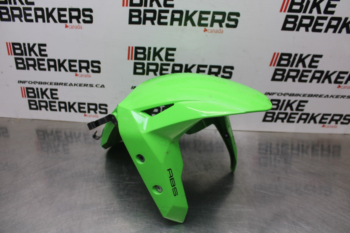 24-25 KAWASAKI NINJA ZX4R FRONT WHEEL FENDER COWL FAIRING BB827