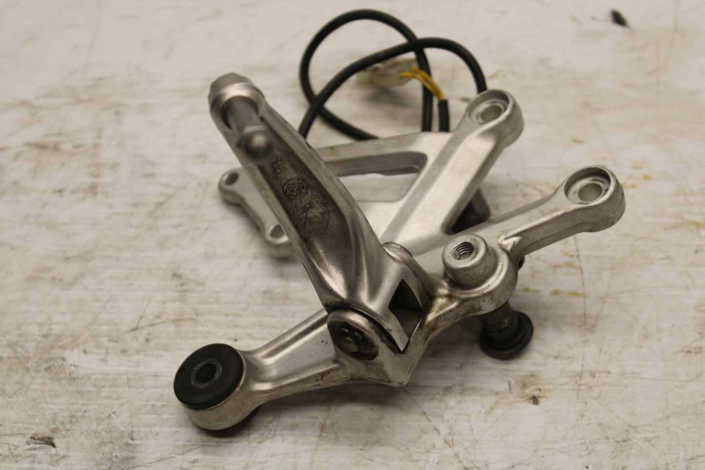 10-11 APRILIA RSV4 RIGHT REARSET REAR SET DRIVER FOOT PEG REST STOP  BB268