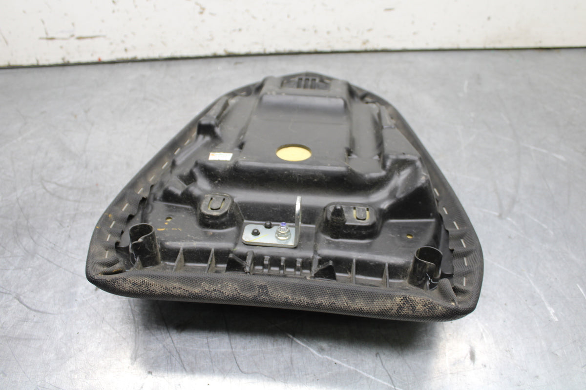 12-17 KAWASAKI ER-6N Z650 REAR BACK PASSENGER TANDEM SEAT PAD SADDLE  BB709