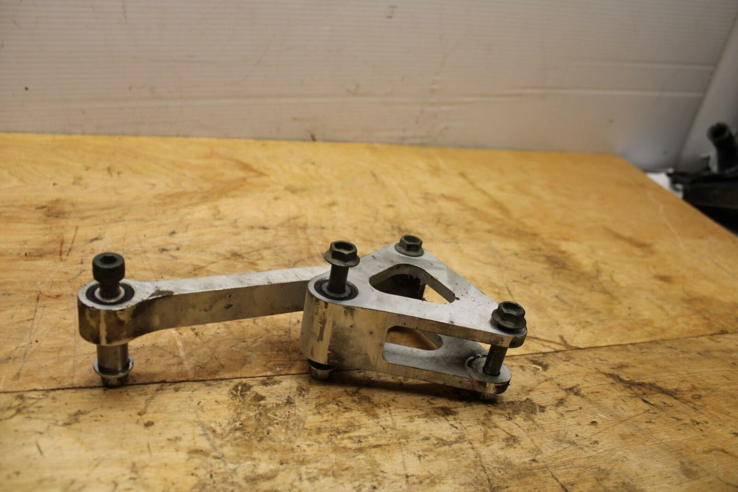 07-08 YAMAHA YZF R1 REAR DOGBONE SHOCK LINKAGE LINK BB333