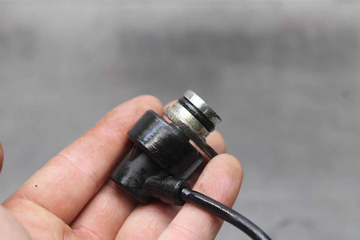 18 YAMAHA YZF R1  ENGINE MOTOR SENSOR SET PAIR BB838