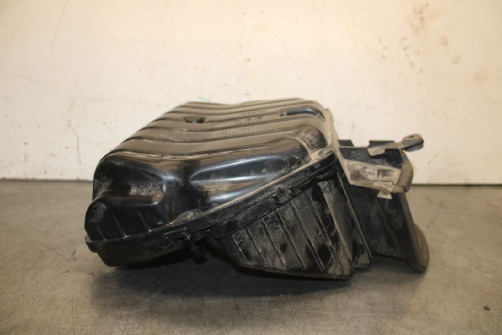 19-23 KAWASAKI NINJA ZX6R AIRBOX AIR INTAKE FILTER BOX BB701