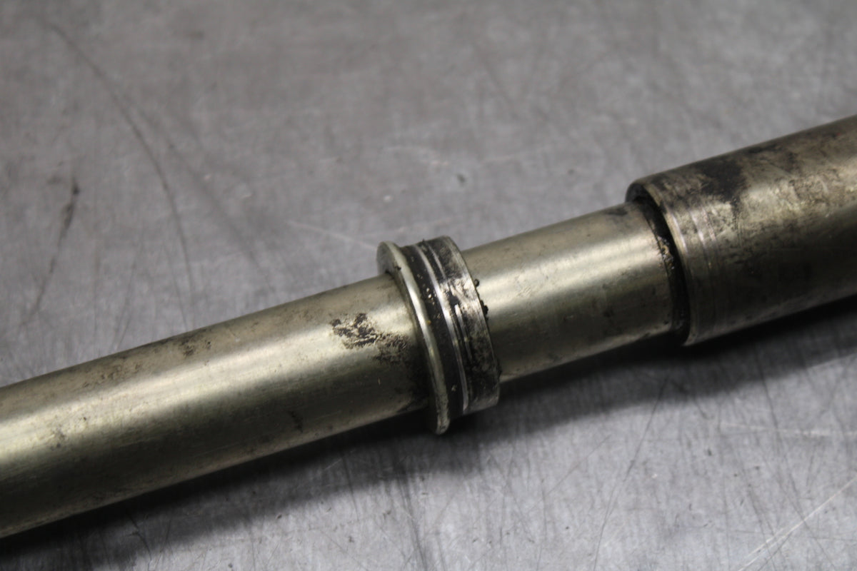 08-10 SUZUKI GSXR750 FRONT WHEEL RIM AXLE PIVOT BOLT BB127