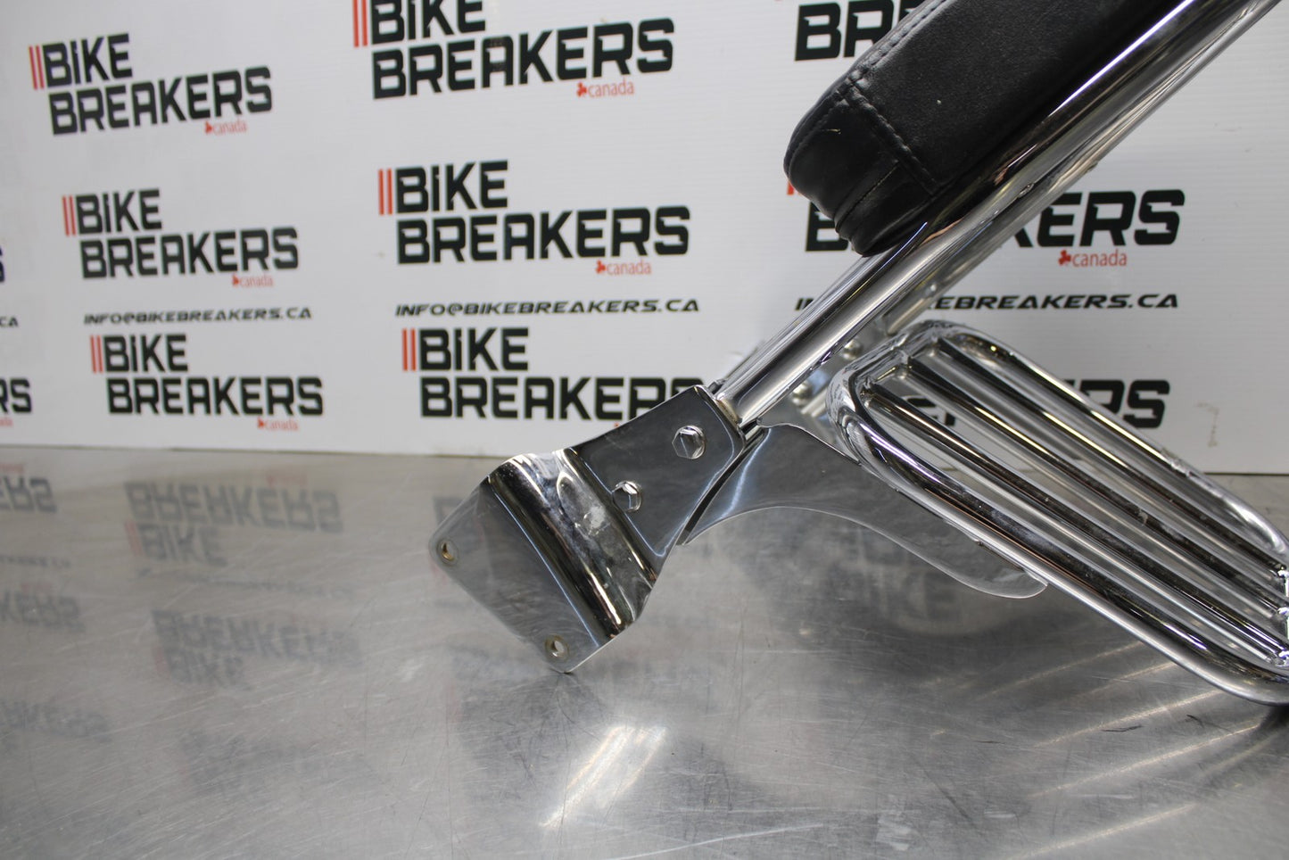 03-08 KAWASAKI VULCAN 1600 BACK REST SISSY BAR/ REAR RACK BB196