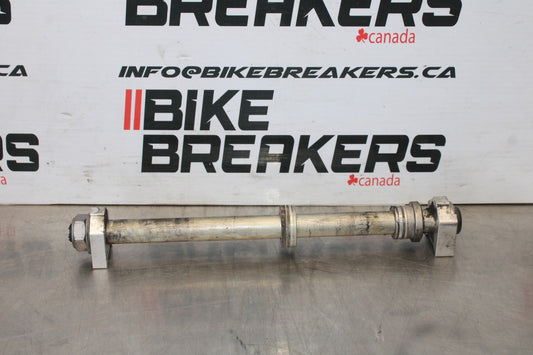 20 TRIUMPH STREET TRIPLE 765 REAR AXLE BACK WHEEL RIM PIVOT BOLT AXEL BB864