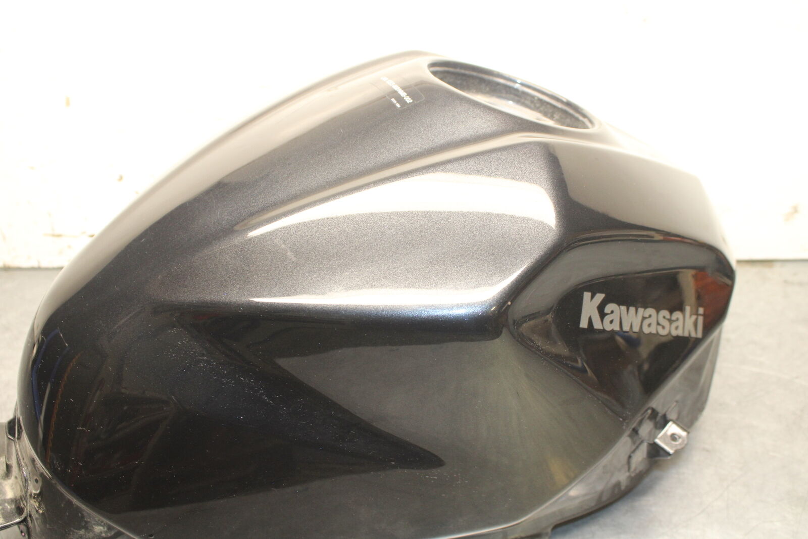 18-23 KAWASAKI NINJA 400 EX400 ABS GAS TANK FUEL CELL PETROL RESERVOIR BB747