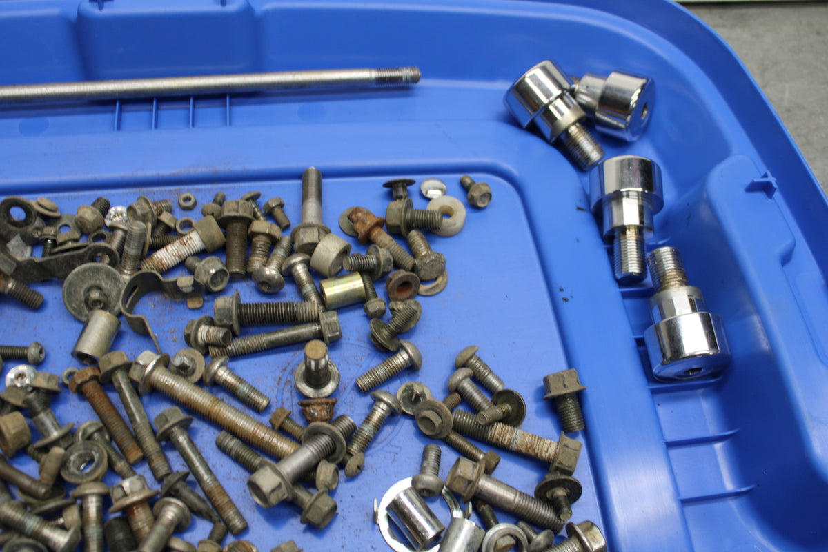 02-03 YAMAHA V STAR 1100 MOUNTING BOLTS HARDWARE MOTOR SCREWS BB124