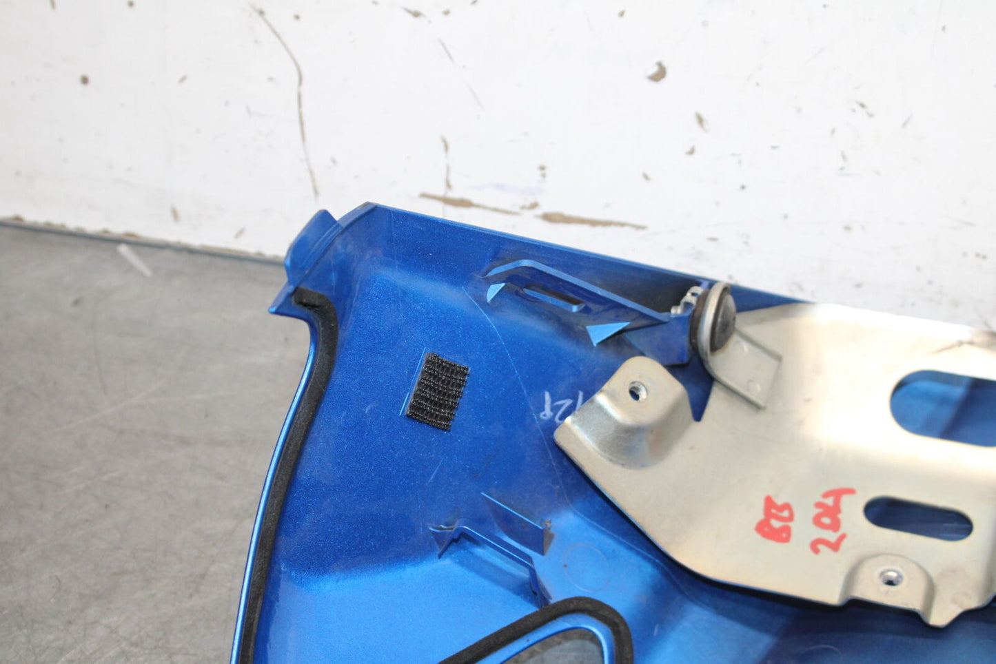 08-09 SUZUKI GSXR600 FRONT GAS TANK FUEL CELL FAIRING COWL COVER TRIM BB204