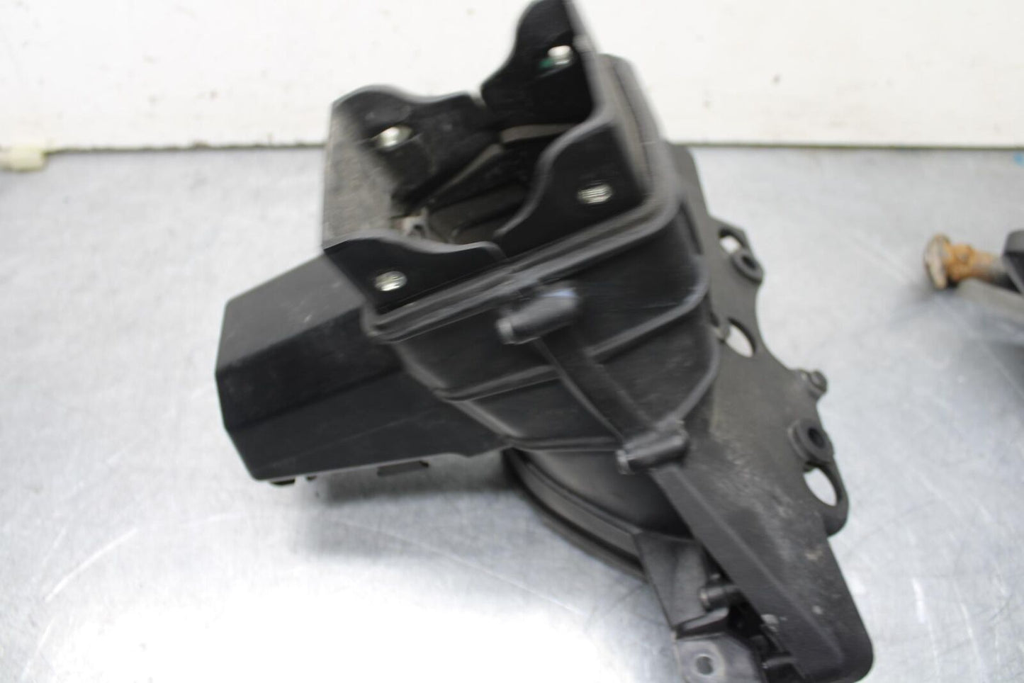 09-12 KAWASAKI NINJA ZX6R RAM AIR INTAKE TUBE DUCT BB640