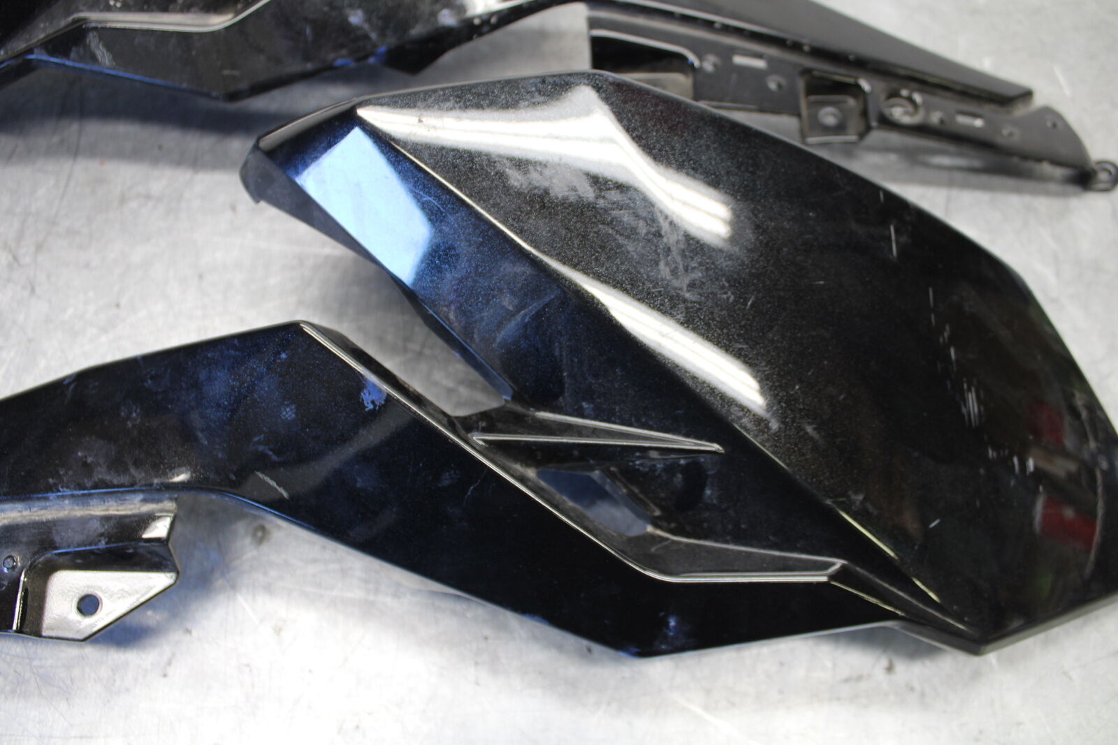19-22 KAWASAKI Z400 LEFT RIGHT FRONT UPPER MID SIDE FAIRING COWL PLASTIC BB708