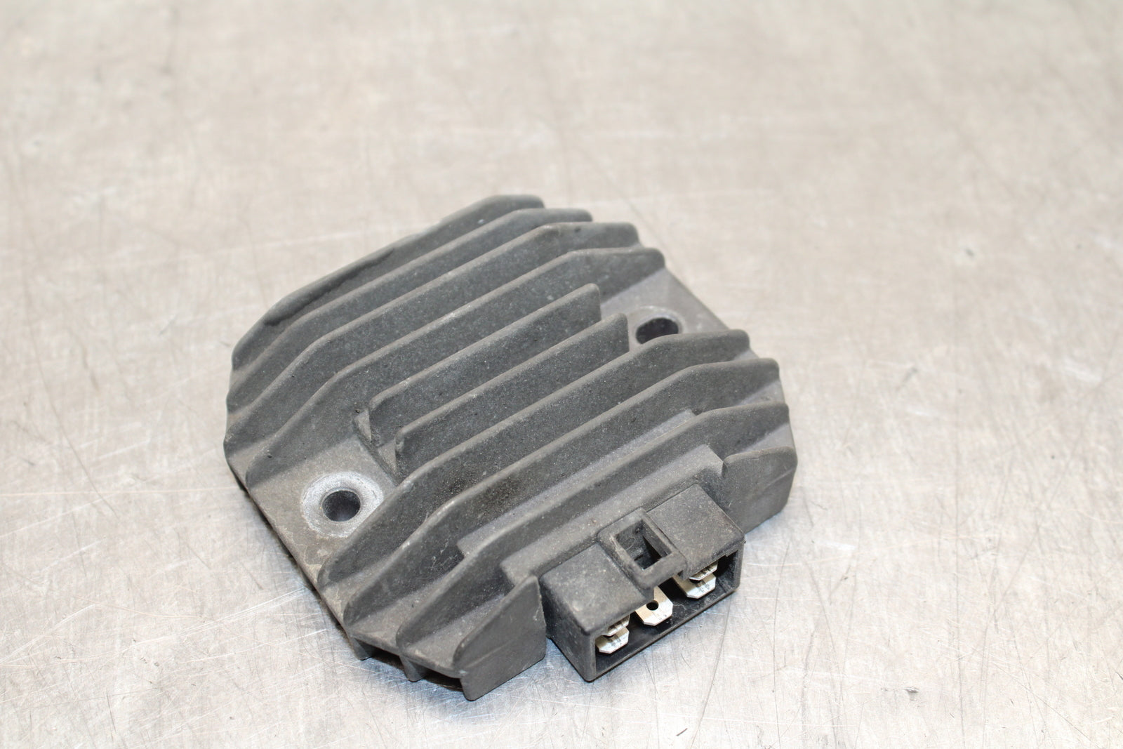 00-01 YAMAHA YZF R1 RECTIFIER VOLTAGE REGULATOR BB755