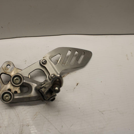 08-09 SUZUKI GSXR600 LEFT REARSET REAR SET DRIVER FOOT PEG REST STOP BB250