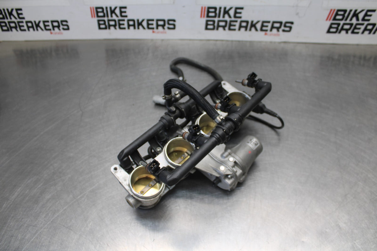 17-20 BMW S1000R FUEL INJECTORS / THROTTLE BODIES BB909