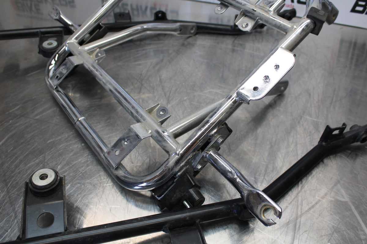 09 YAMAHA ROYAL STAR XVZ1300TF VENTURE SADDLEBAG SUB FRAME STAY MOUNTS BB151