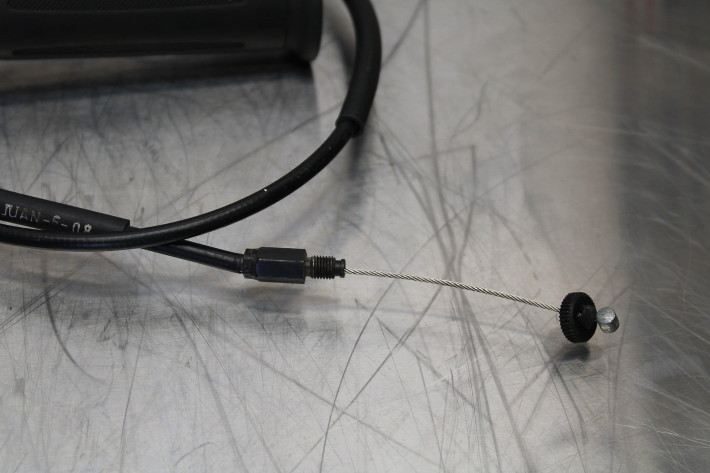 06-12 BMW F800ST THROTTLE CABLE LINE HOUSING GUIDE BB144