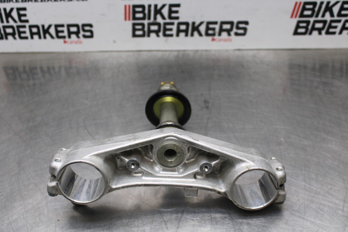 20-25 SUZUKI GSXR750 FRONT FORKS CLAMP LOWER TRIPLE TREE STEM BB810