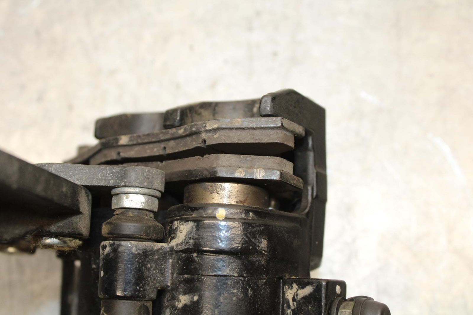 2015 Kawasaki Ninja 300 EX300B ABS REAR BACK BRAKE CALIPER 43080-0151-25S BB61