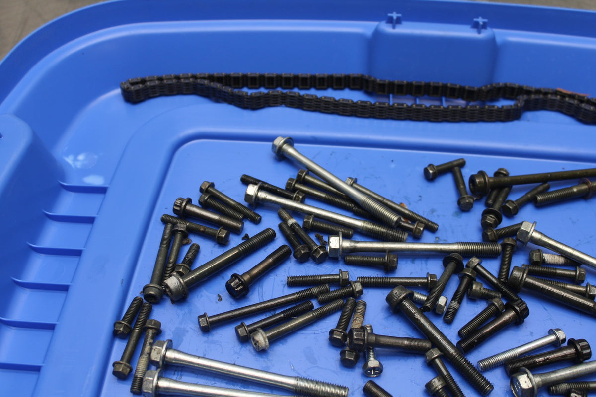 03 SUZUKI GSXR600 ENGINE MOUNTING BOLTS HARDWARE MOTOR SCREWS BB801
