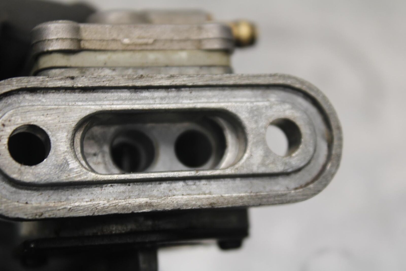 1985 Kawasaki Ninja 900R ZX900A FUEL GAS TANK PETCOCK SHUT ON OFF VALVE BB84