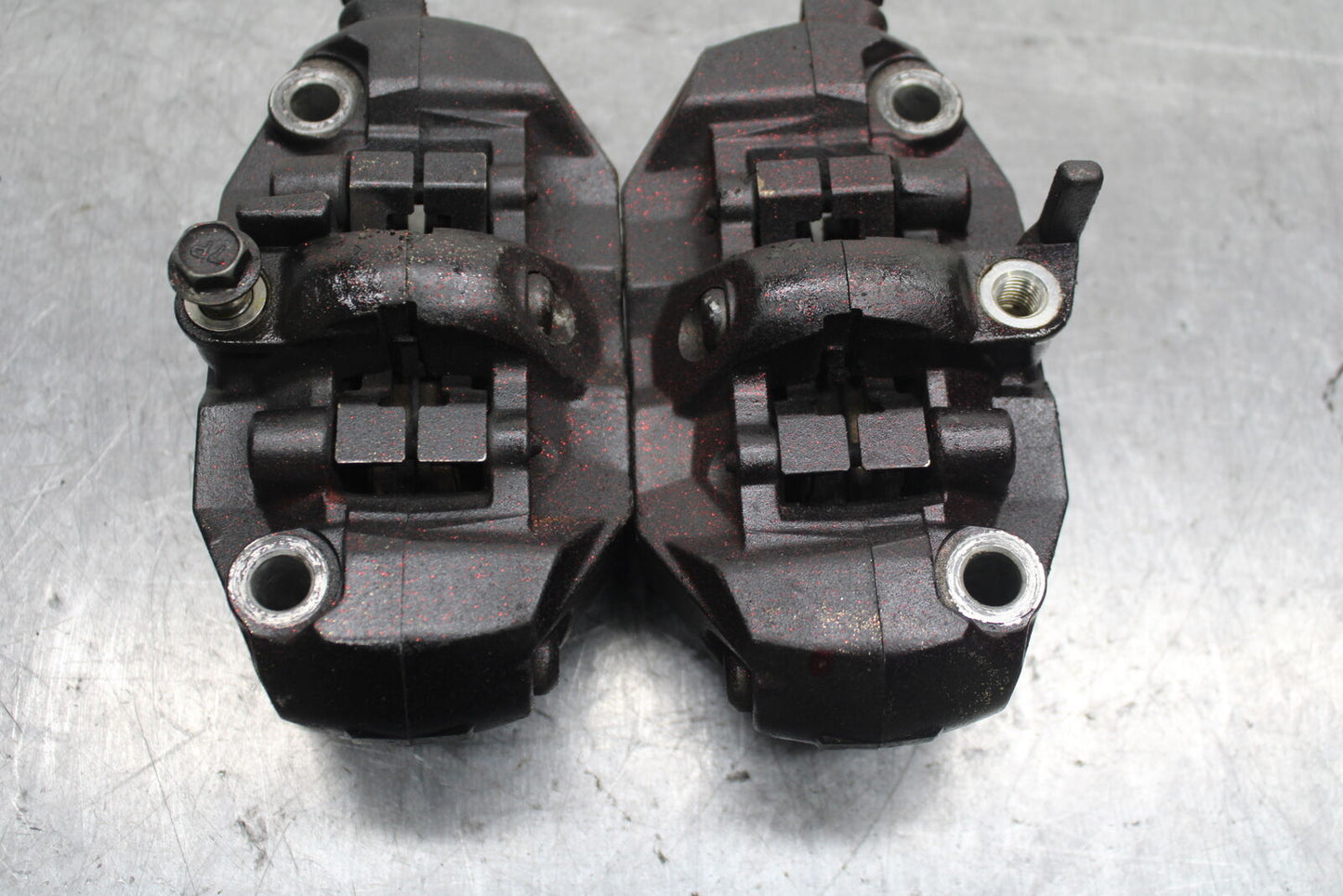 05-06 SUZUKI GSXR1000 RIGHT LEFT FRONT BRAKE CALIPER SET PAIR CALIPERS BB113