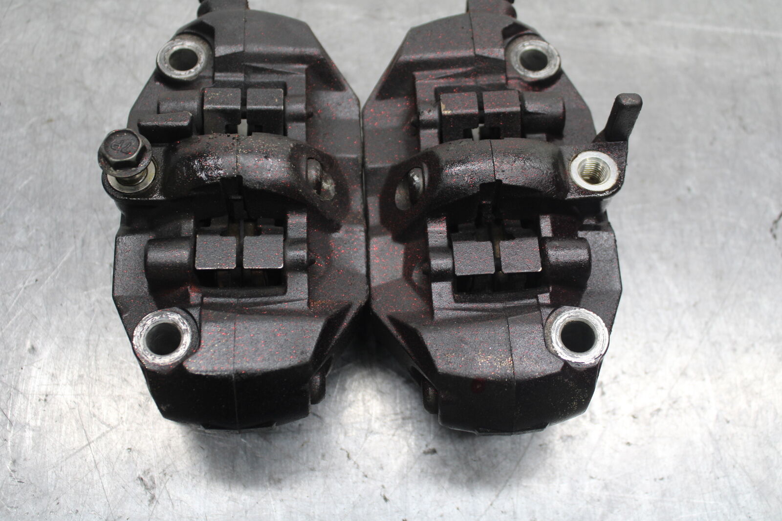 05-06 SUZUKI GSXR1000 RIGHT LEFT FRONT BRAKE CALIPER SET PAIR CALIPERS BB113