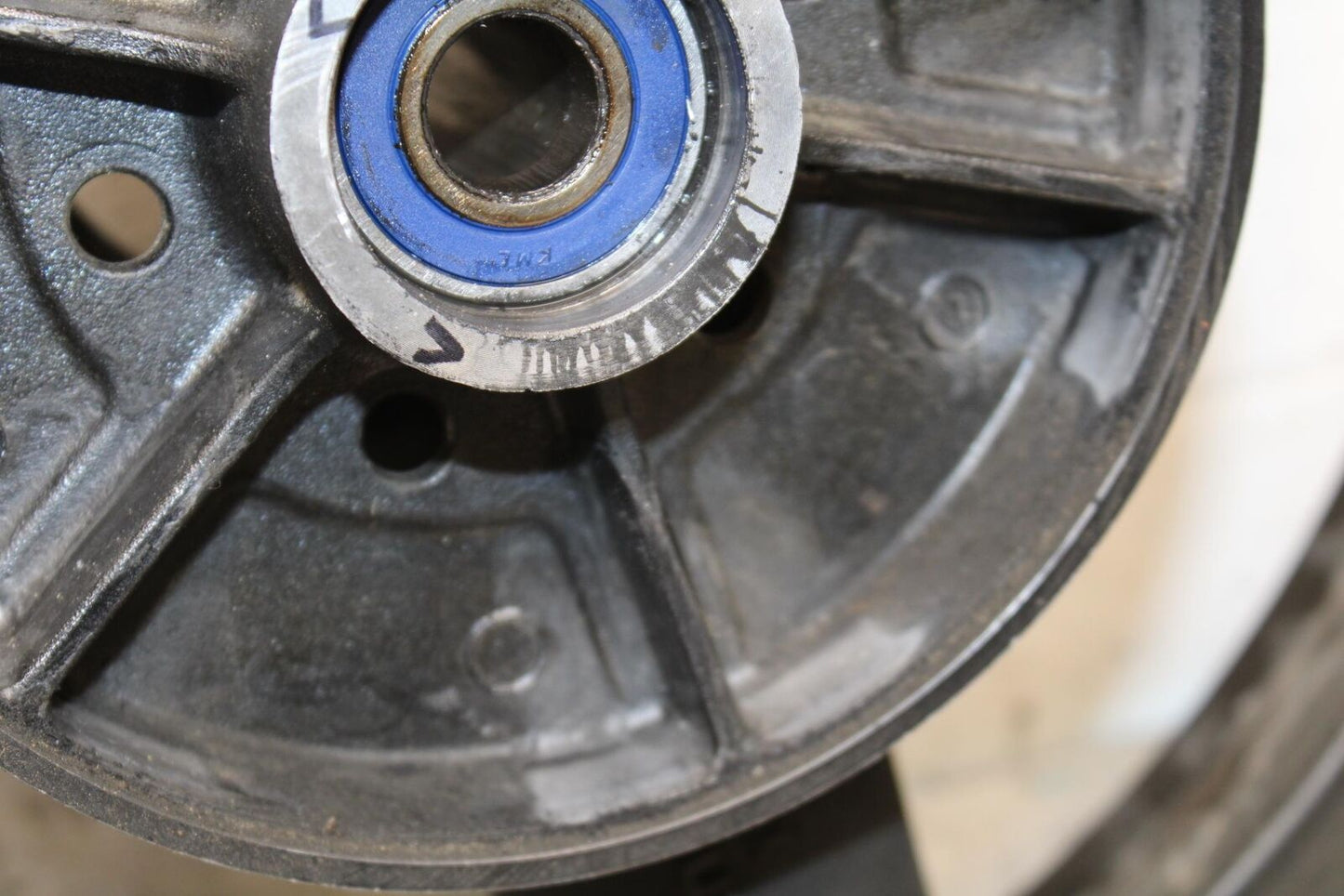 1997 Suzuki Bandit 1200 GSF1200S REAR ROTOR AND REAR WHEEL BRAKE DISC BB559