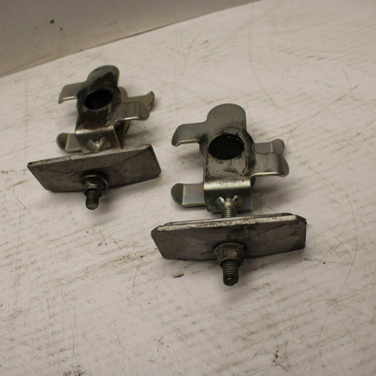 03-11 SUZUKI SV650A SWINGARM CHAIN TENSIONER ADJUSTMENT BRACKETS  BB290