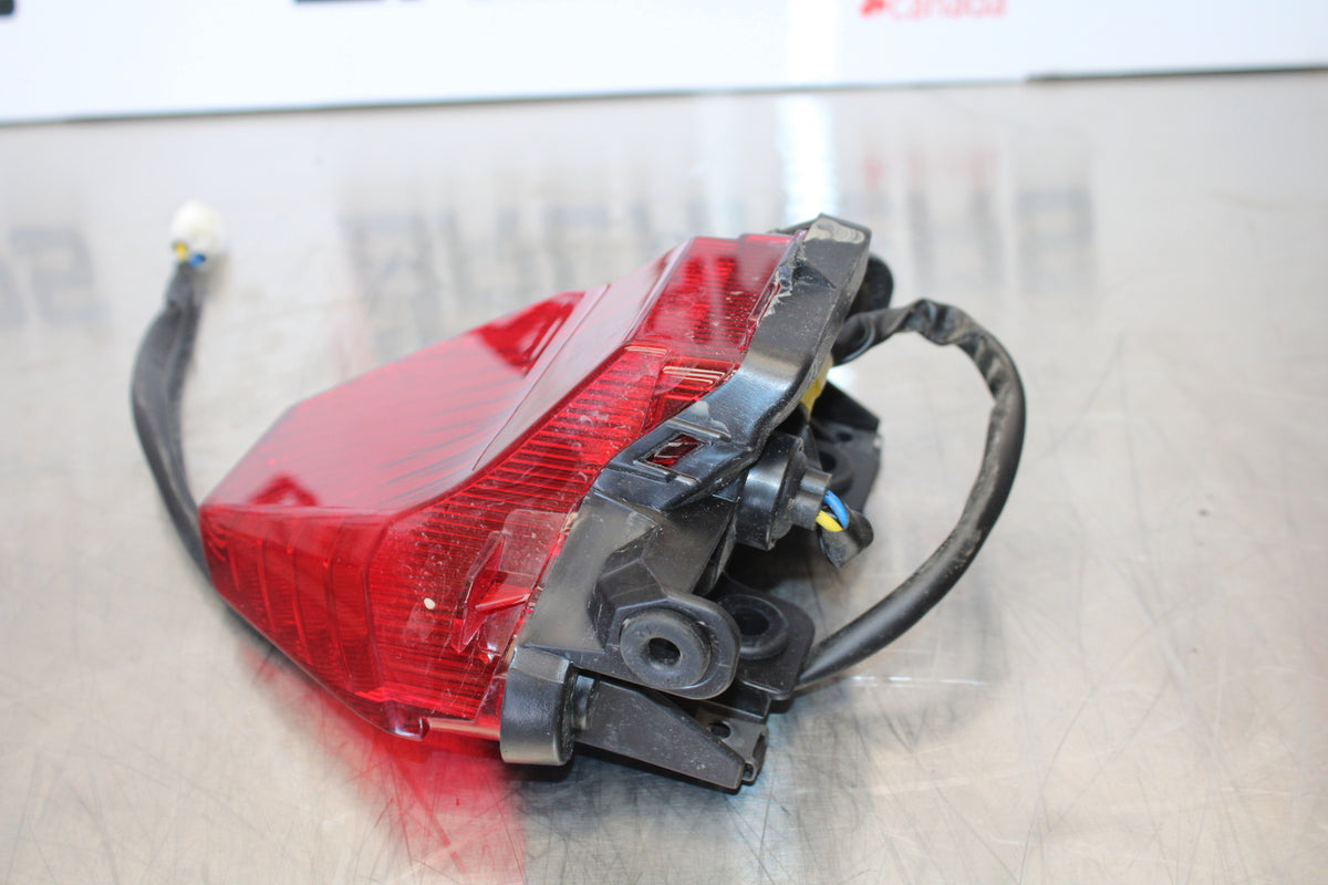 23 YAMAHA YZF R3 REAR TAIL TAILLIGHT BACK BRAKE LIGHT BB147
