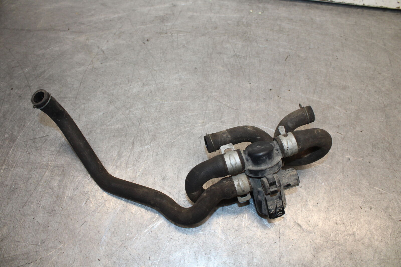 05-06 SUZUKI GSXR1000 AIR VALVE SOLENOID TOP ENGINE SENSOR 18510-29G00 BB663