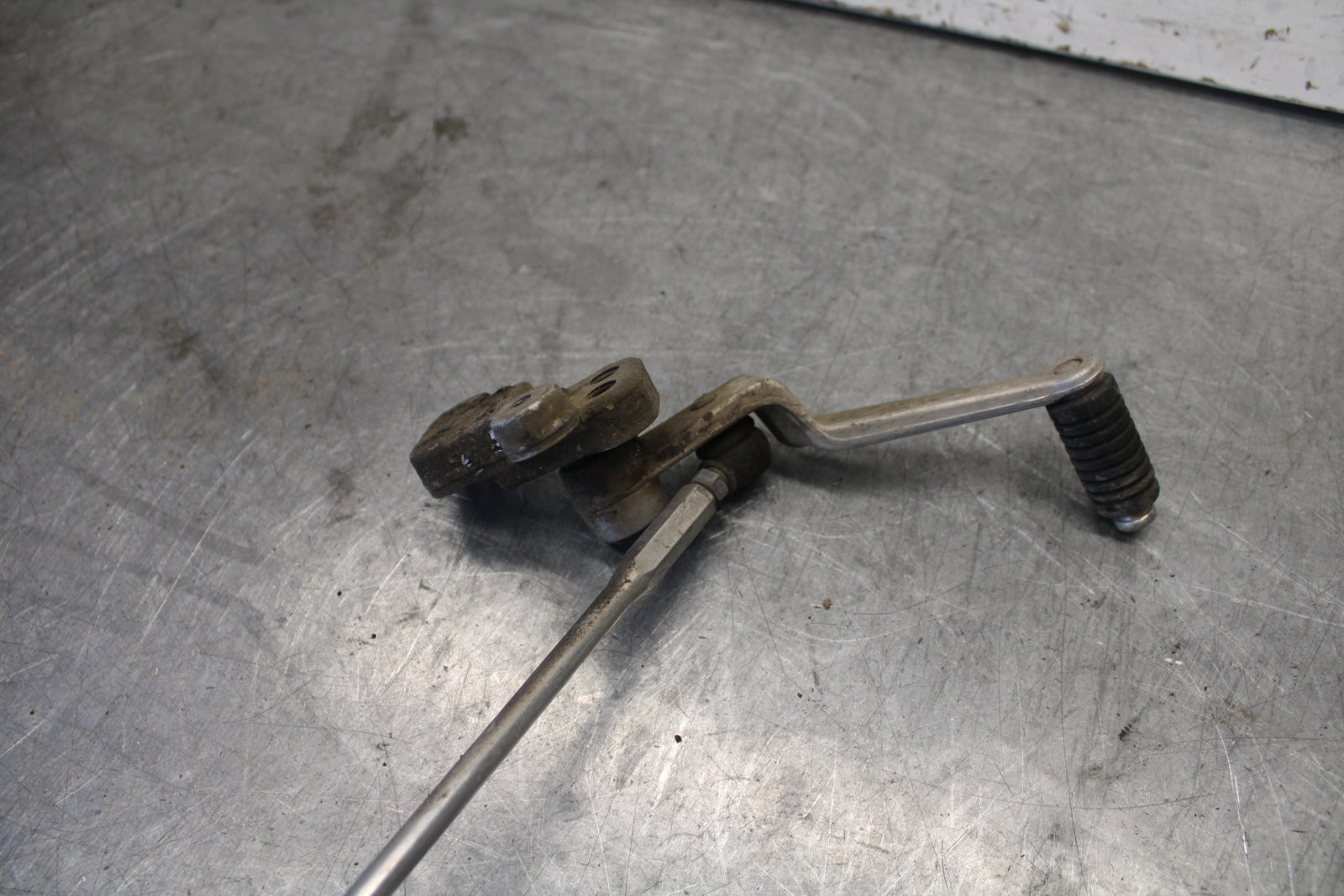 06-07 SUZUKI GSXR 600 SHIFTER LINKAGE SHIFT LINK PEDAL BB694