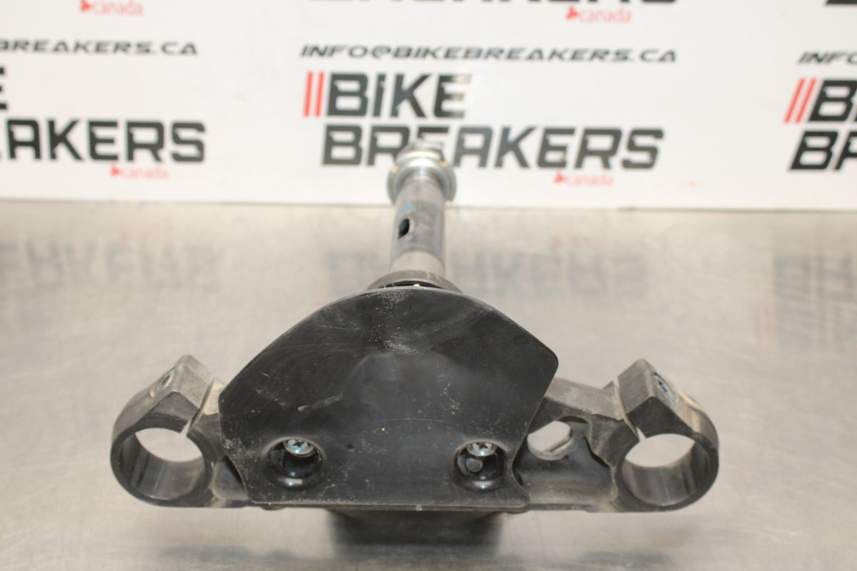 15 SUZUKI BOULEVARD C50 FRONT FORKS CLAMP LOWER TRIPLE TREE STEM BB775