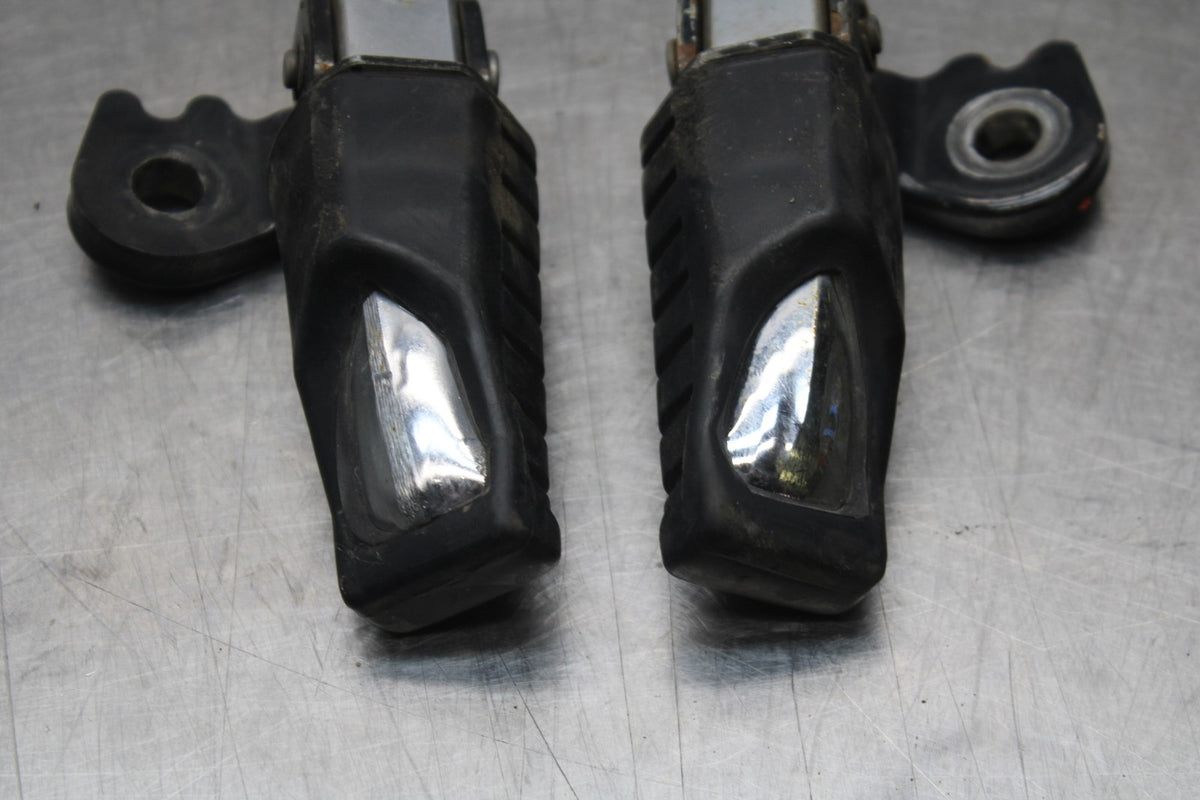96 KAWASAKI NINJA 500 EX500A REAR BACK PASSENGER PEG SET PAIR BB768