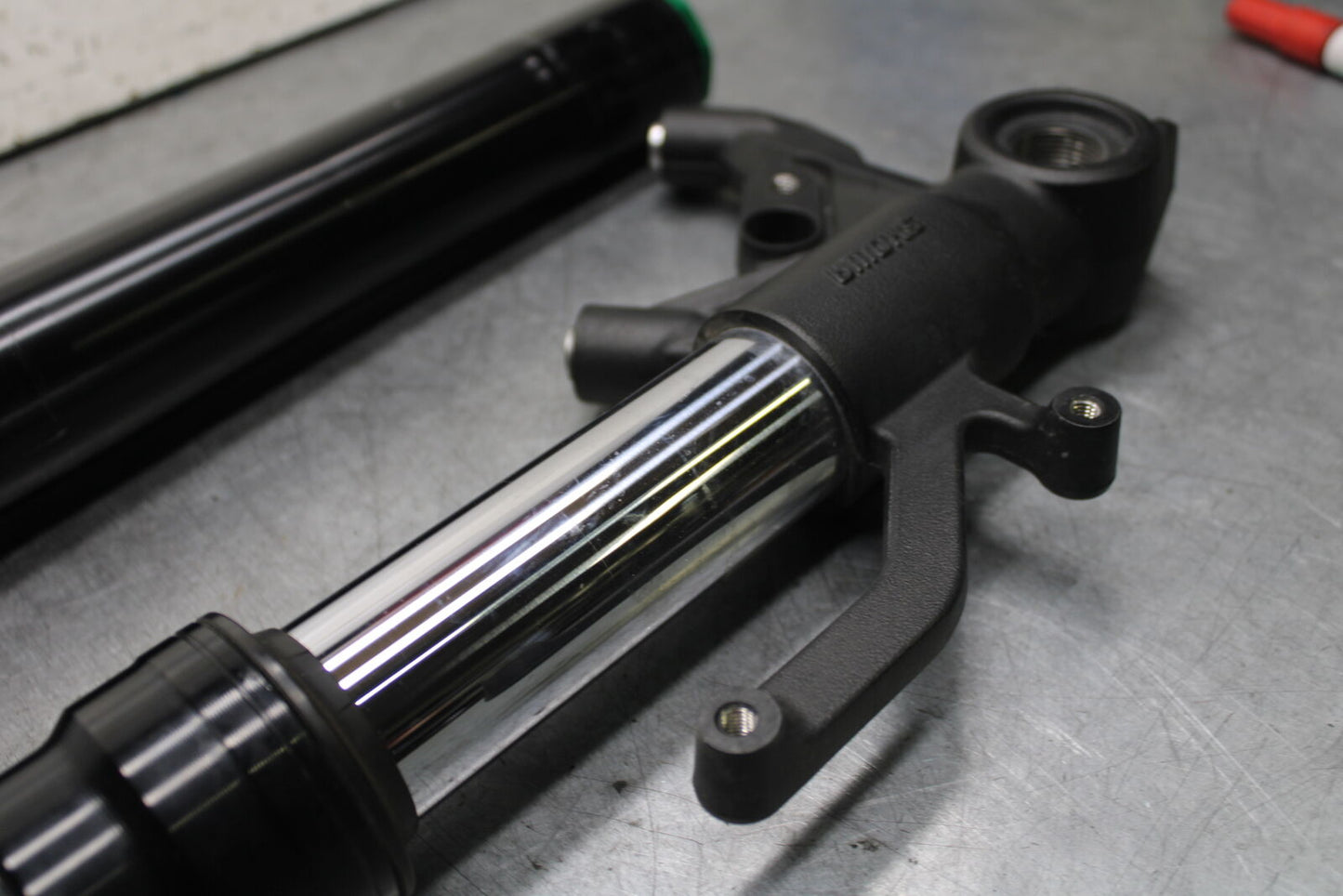 13-18 KAWASAKI NINJA ZX6R FRONT FORKS SET PAIR 44071-0834-56K BB666