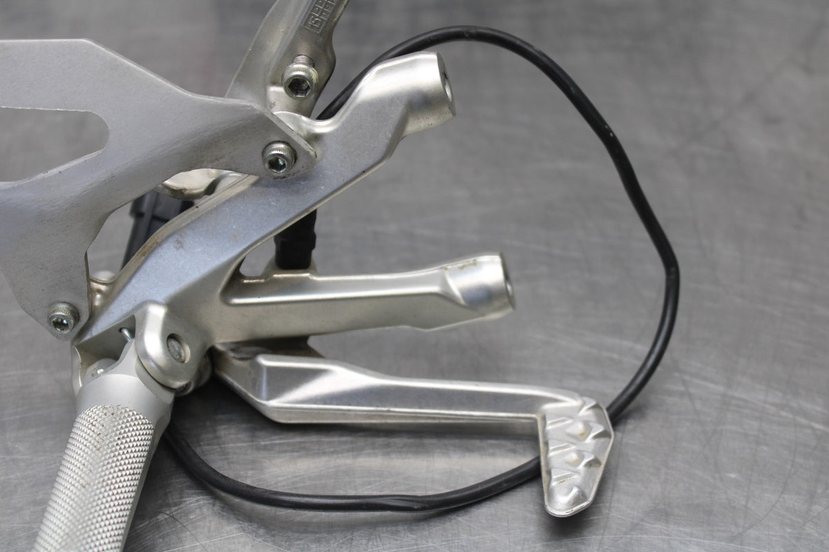 16 DUCATI 959 PANIGALE RIGHT REARSET REAR SET DRIVER FOOT PEG REST STOP BB912