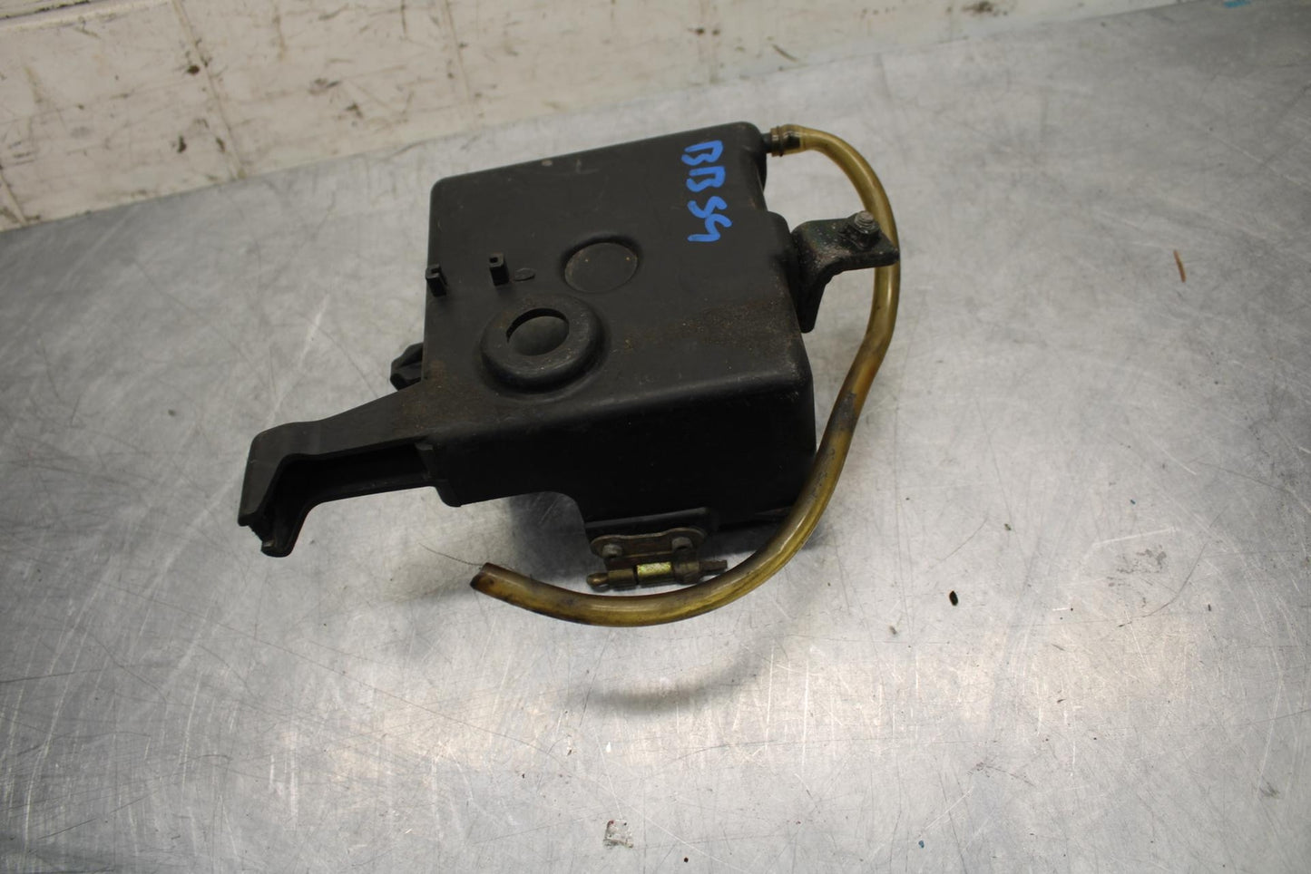 85-88 HONDA NS400R NC19 NSR400 NS400RG BATTERY BOX CLAMP STRAP BB32