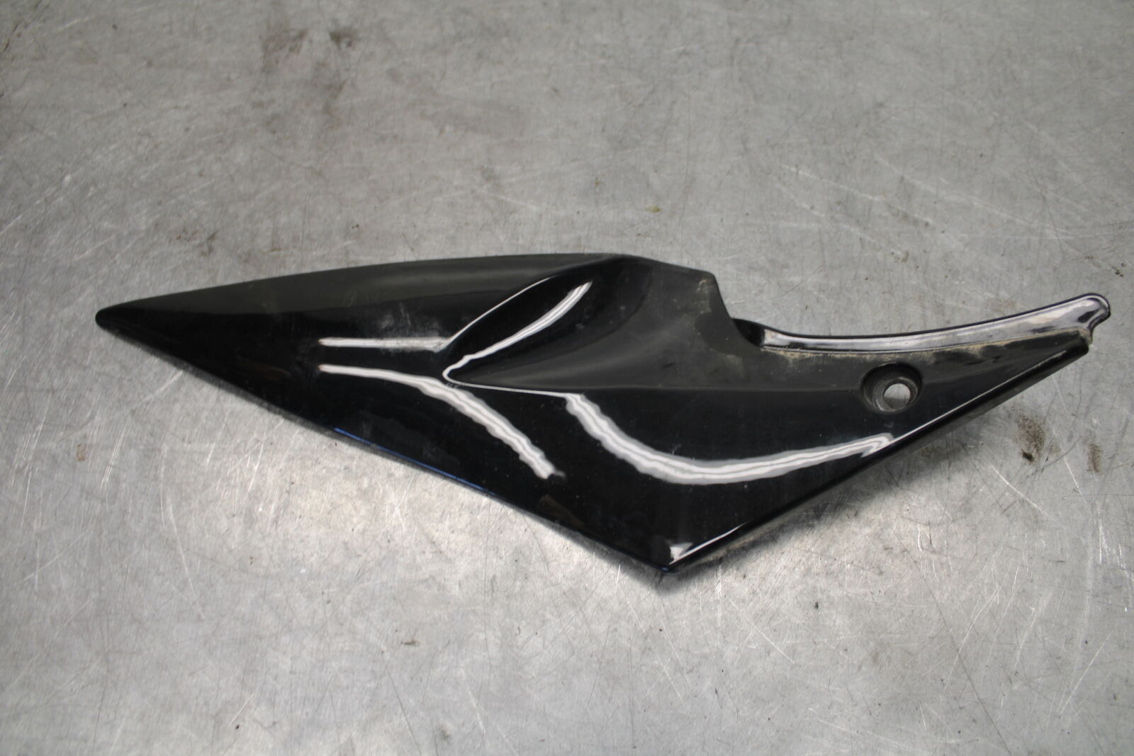 06-07 SUZUKI GSXR 600 LEFT GAS TANK FUEL CELL PANEL COVER TRIM COWL  BB694