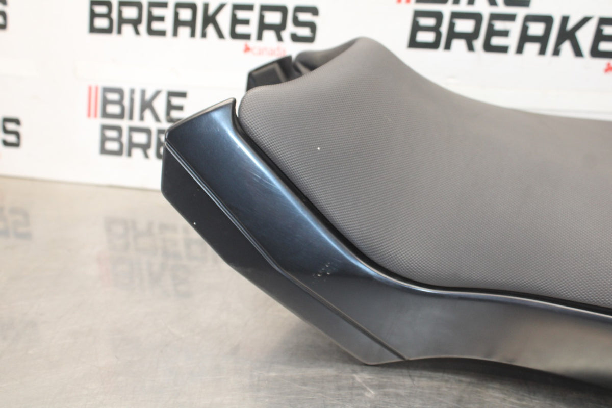 12 KAWASAKI NINJA 650 EX650E FRONT DRIVERS SEAT PAD SADDLE PILLION BB926