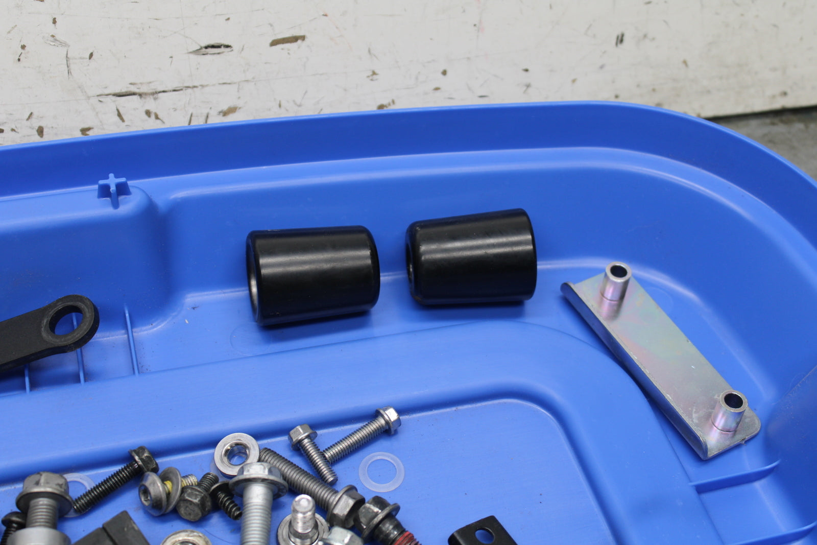 24 KAWASAKI NINJA 500 ABS MOUNTING BOLTS HARDWARE MOTOR SCREWS BB730