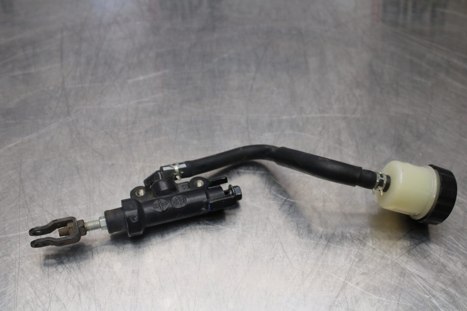 09-15 YAMAHA FZ6R REAR BACK BRAKE MASTER CYLINDER W RESERVOIR BB161
