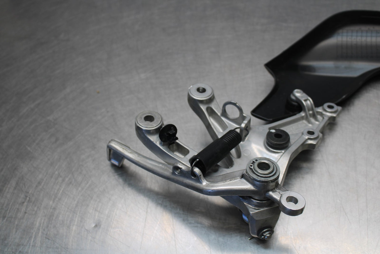13-24 HONDA CBR600RR RIGHT REARSET REAR SET DRIVER FOOT PEG REST STOP BB772
