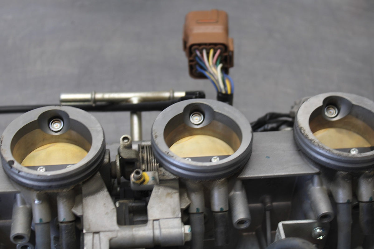 08 KAWASAKI NINJA ZX10R MAIN FUEL INJECTORS / THROTTLE BODIES BB902