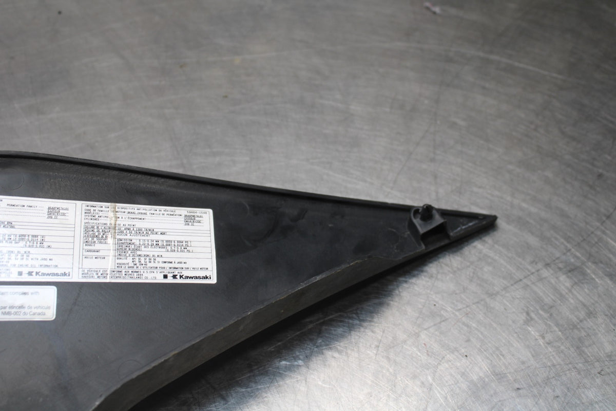 09 KAWASAKI NINJA 250R LEFT FRONT SIDE SEAT SADDLE PANEL TRIM COWL FAIRING BB824
