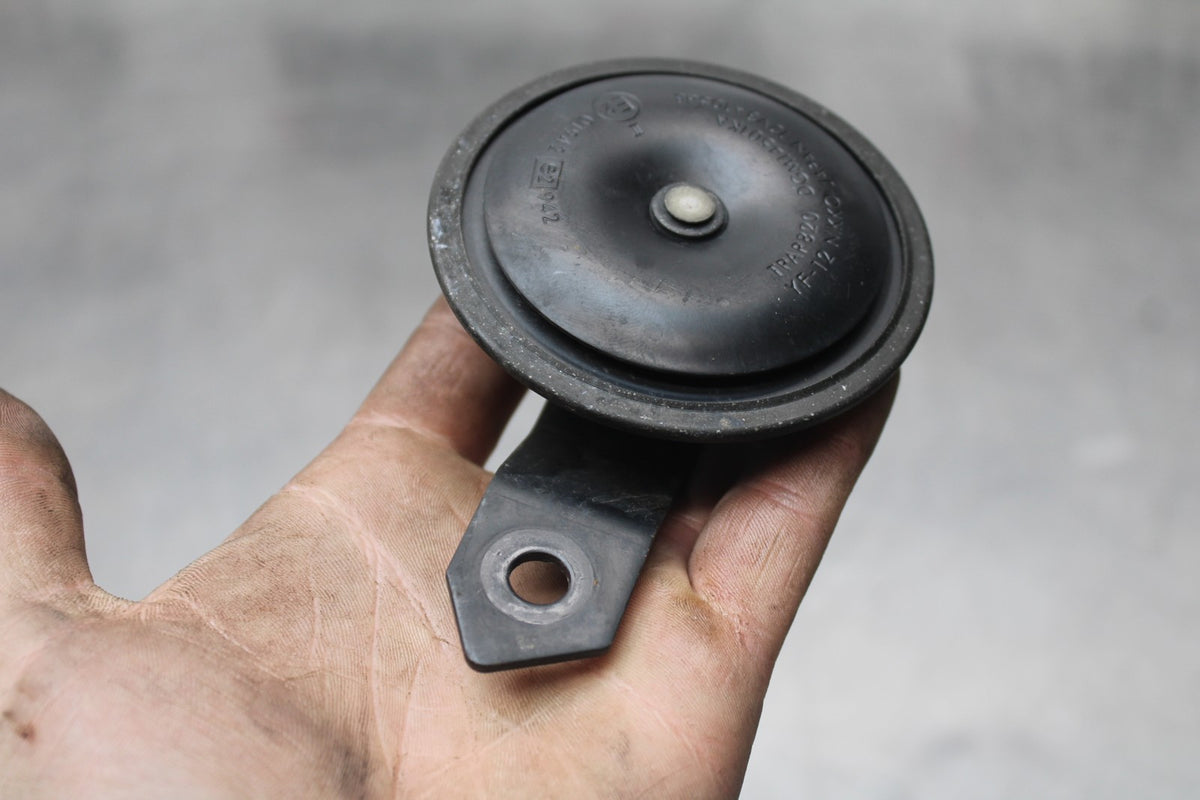 99-09 YAMAHA V STAR 1100 HORN SIGNAL BB853