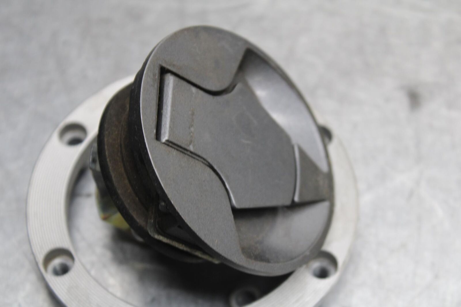 15-16 KAWASAKI EX300 IGNITION LOCK KEY SET W/ GAS CAP AND SEAT LOCK BB635