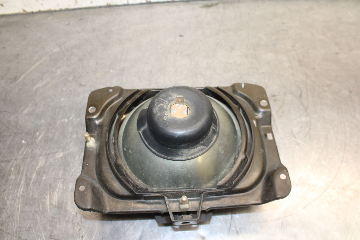 84 HONDA INTERCEPTOR 750 VF750F FRONT HEADLIGHT HEAD LIGHT LAMP BB108