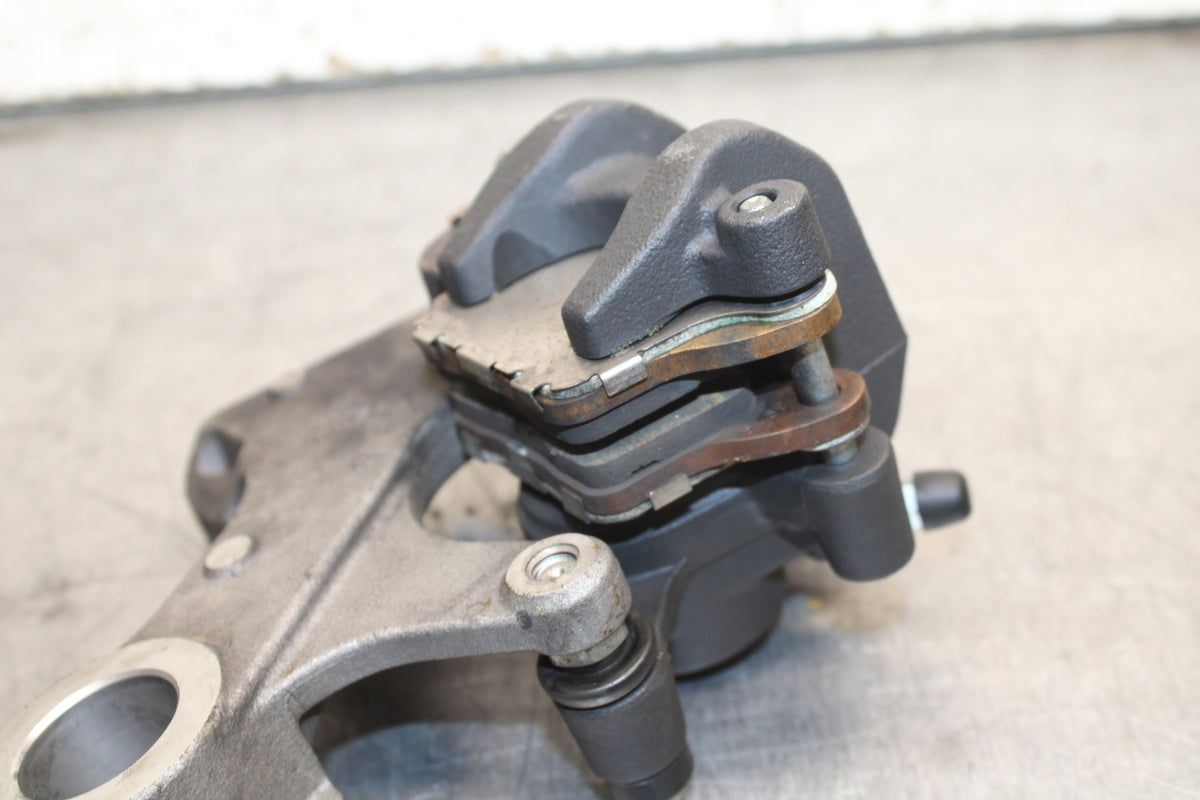 13 SUZUKI GSXR750 REAR BACK BRAKE CALIPER W MOUNT BRACKET BB110
