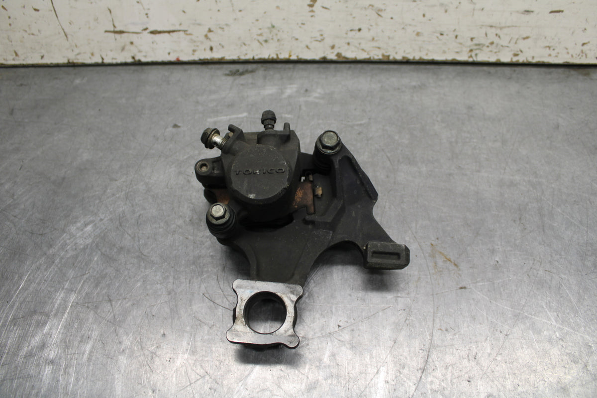 08-10 SUZUKI GSXR 600 REAR BACK BRAKE CALIPER W MOUNT BRACKET BB116