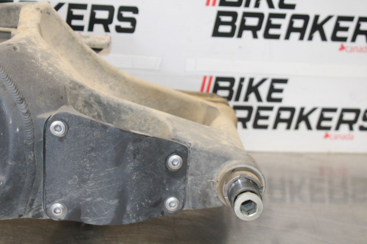 08 KAWASAKI ZX6R REAR SWINGARM BACK SUSPENSION SWING ARM BB896
