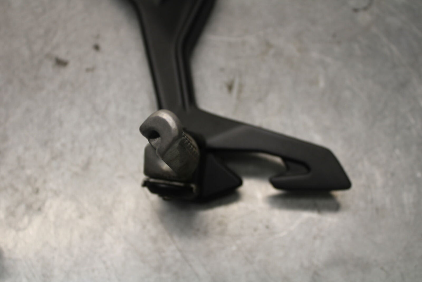 18-23 KAWASAKI NINJA 400 REAR BACK PASSENGER PEG SET PAIR  BB660