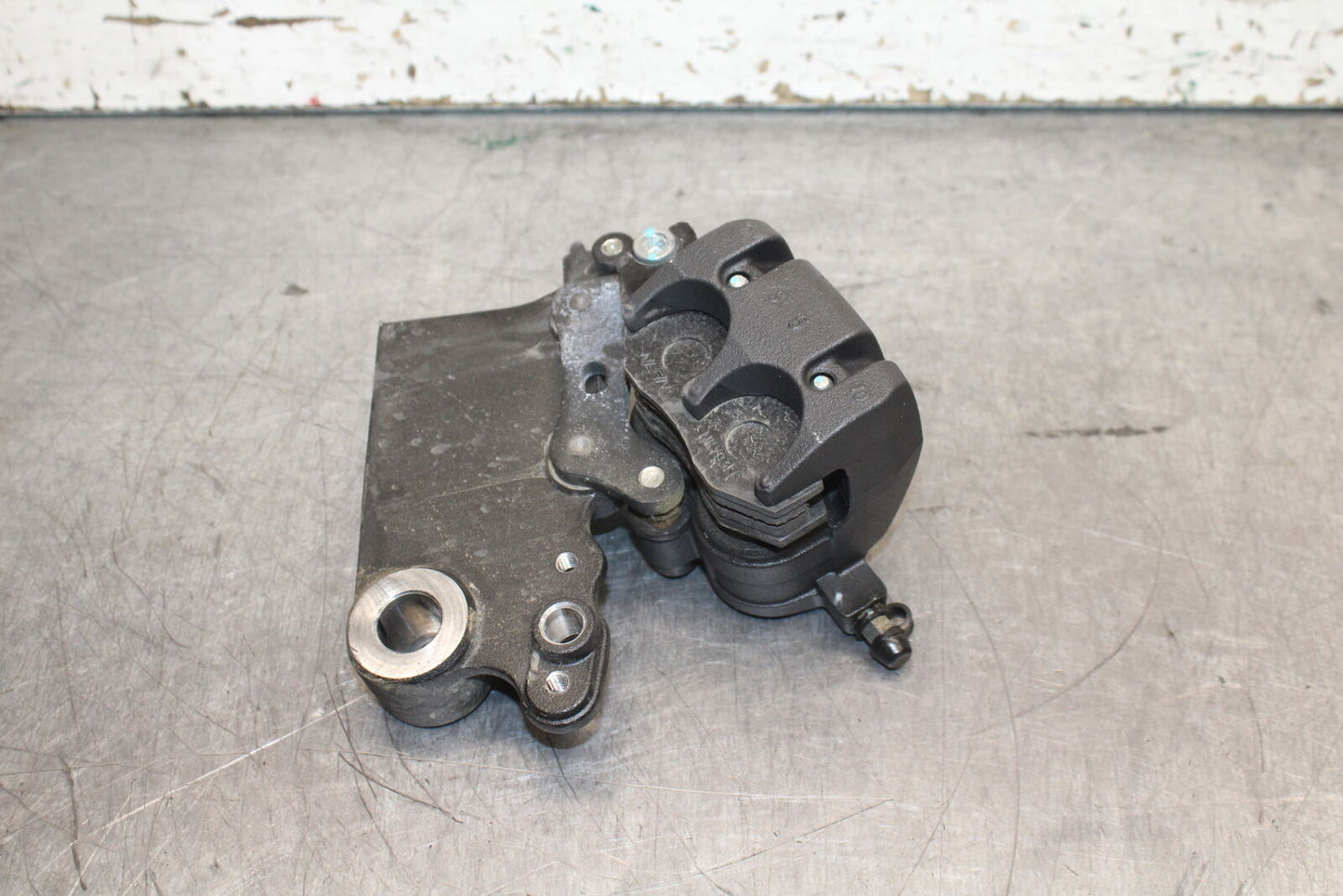 18-23 KAWASAKI NINJA 400 EX400 ABS REAR BACK BRAKE CALIPER W MOUNT BRACKET BB747